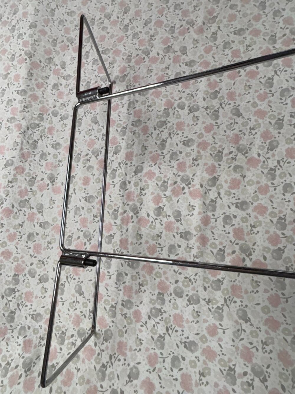 Blanket Lift Bar - for use at End or Side of Bed - Elevates blankets as needed - Picture 6 of 6